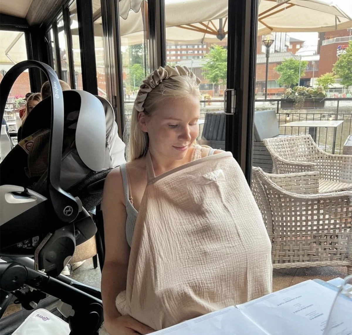 Verstelbare Borstvoedingsdeken – Luxe Katoenen Schuildoek voor Comfortabel en Discreet Voeden